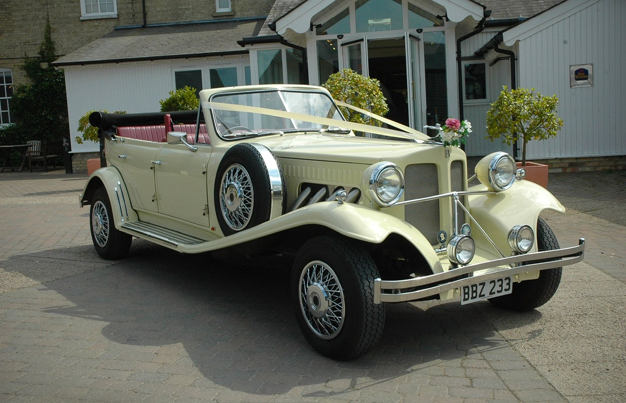  Luxury Car Hire Service-Weddings and Other Special Occasions